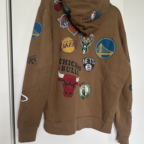 Hollister Brown NBA Hoodie - Picture 9 of 10